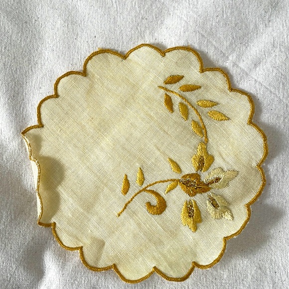 Hand made Floral Embroidered Tablecloth Doily round cotton gold - Picture 1 of 2